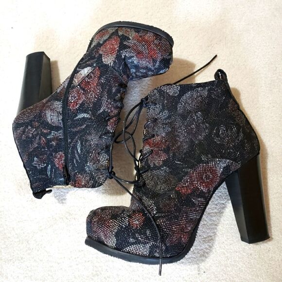 Prophecy Size US 7.5 EU 38 Floral Pattern Lace Up Side Zipper Ankle Boots Bootie - Picture 1 of 10